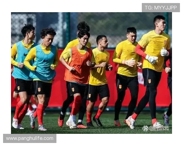 北京足球队实力之争引发热议球迷观点各异分析深刻